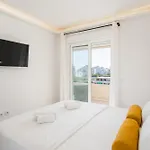 - Marina Banus, Puerto Banus, 2br Modern, Parking & Pool Διαμέρισμα Μαρμπέλλα