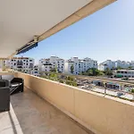 - Marina Banus, Puerto Banus, 2br Modern, Parking & Pool