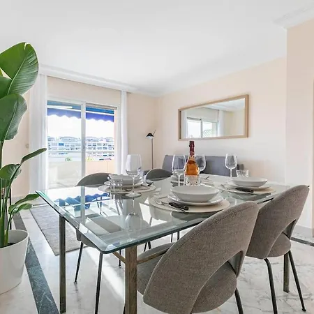 아파트 Marbella Home Rentals - Marina Banus, Puerto Banus, 2Br Modern, Parking & Pool