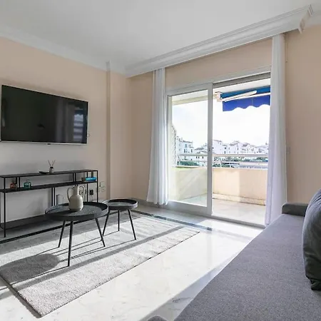 Marbella Home Rentals - Marina Banus, Puerto Banus, 2Br Modern, Parking & Pool