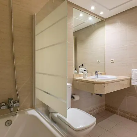 Appartement Marbella Home Rentals - Marina Banus, Puerto Banus, 2Br Modern, Parking & Pool