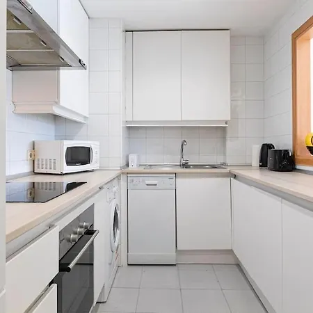 Marbella Home Rentals - Marina Banus, Puerto Banus, 2Br Modern, Parking & Pool 아파트