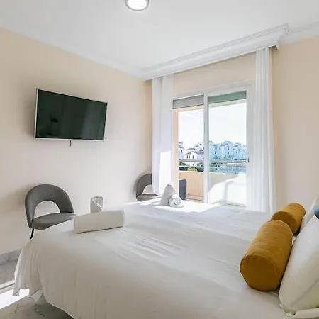 Appartement Marbella Home Rentals - Marina Banus, Puerto Banus, 2Br Modern, Parking & Pool