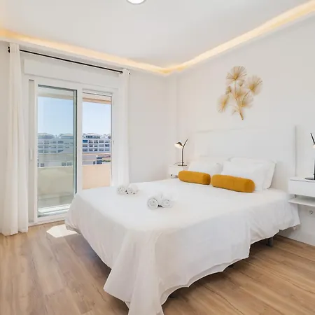 - Marina Banus, Puerto Banus, 2br Modern, Parking & Pool Διαμέρισμα Μαρμπέλλα