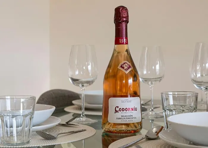 Apartament - Marina Banus, Puerto Banus, 2br Modern, Parking & Pool *