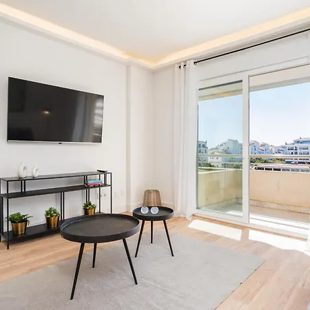 Apartament - Marina Banus, Puerto Banus, 2br Modern, Parking & Pool