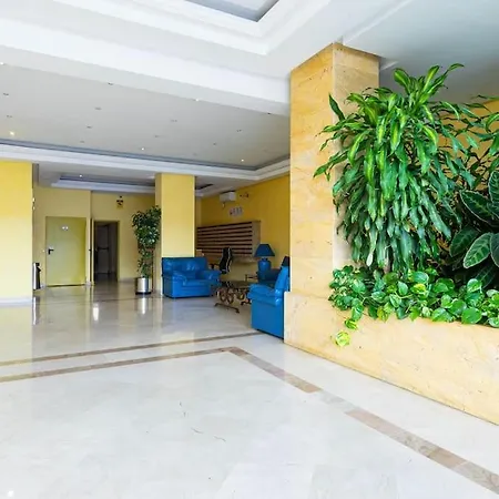 Luminous apartment in Puerto Banús, Marbella