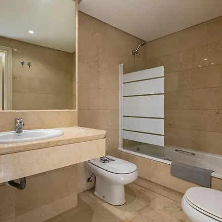 Luminous apartment in Puerto Banús, Marbella Apartamento Marbella