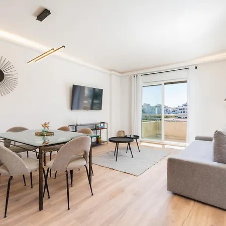 - Marina Banus, Puerto Banus, 2br Modern, Parking & Pool Апартаменти Марбелья