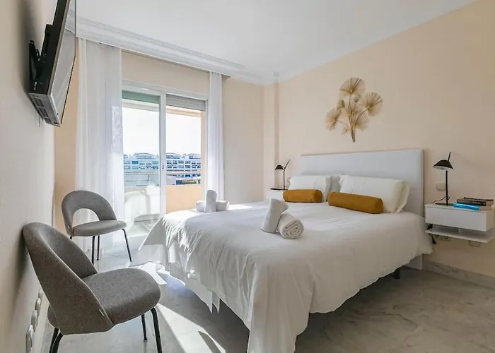 Апартаменти - Marina Banus, Puerto Banus, 2br Modern, Parking & Pool