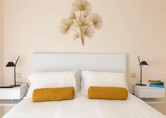 - Marina Banus, Puerto Banus, 2br Modern, Parking & Pool * Марбелья