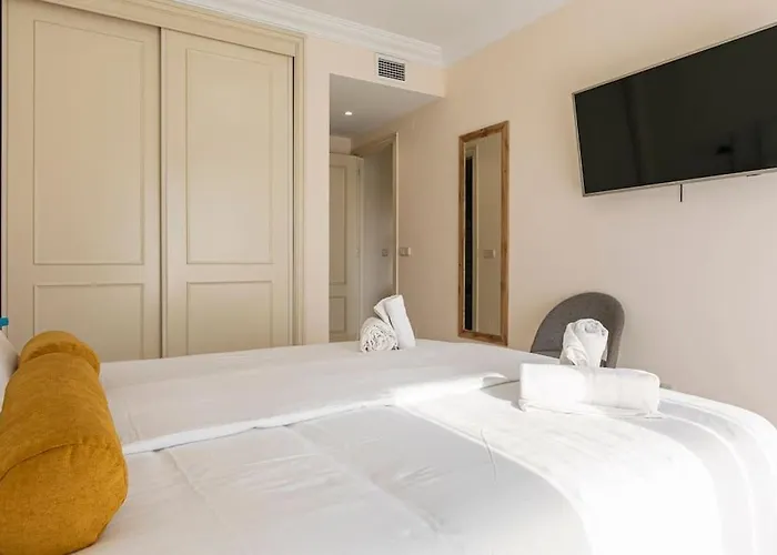 - Marina Banus, Puerto Banus, 2br Modern, Parking & Pool Марбелья