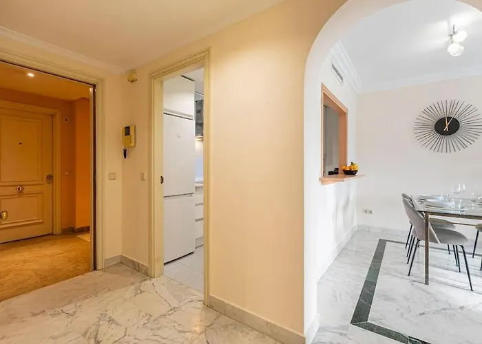 Апартаменти - Marina Banus, Puerto Banus, 2br Modern, Parking & Pool Марбелья